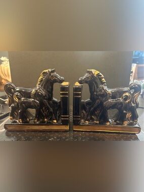 Horse and Foal Gold and Black Bookends